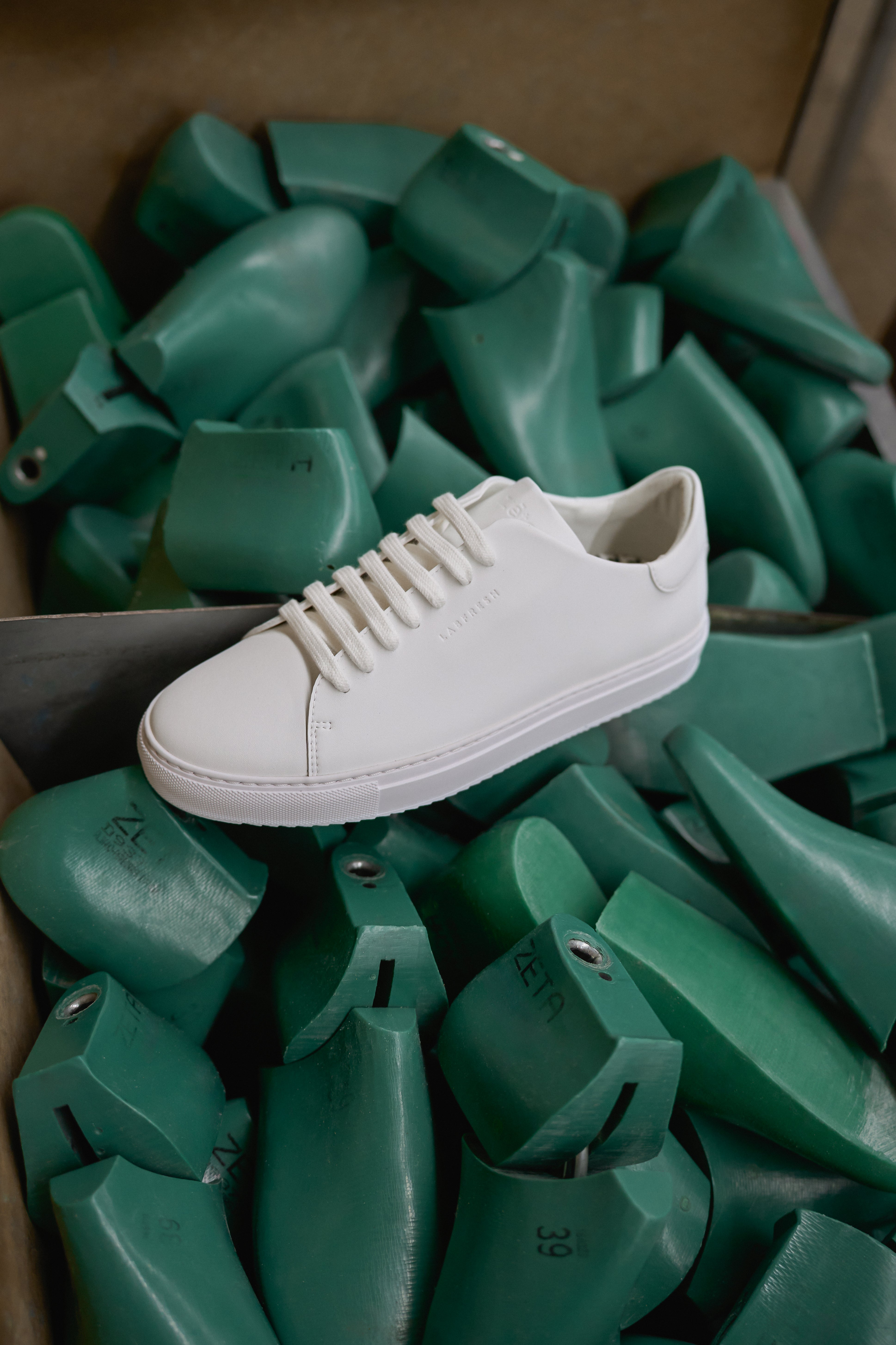 ZETA Sneaker White
